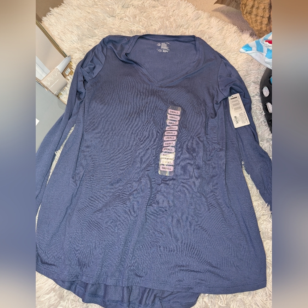 HUE Women's Ultra Soft Long Sleeve V-Neck High-Low Legging Tee (Crown Blue, S).